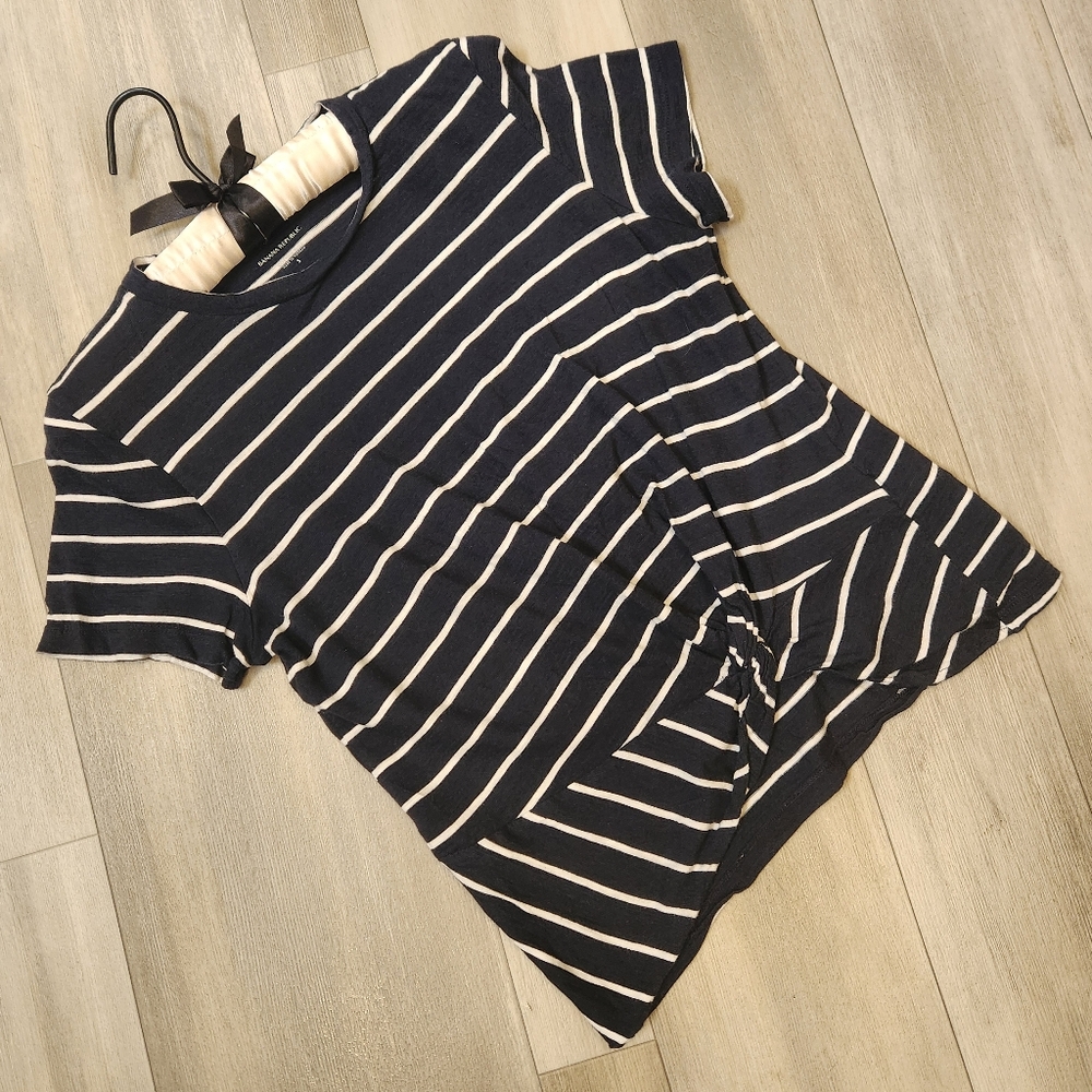 Banana Republic T-shirt Women's S Navy Blue Stripes Knot Hem Top Nautical Casual